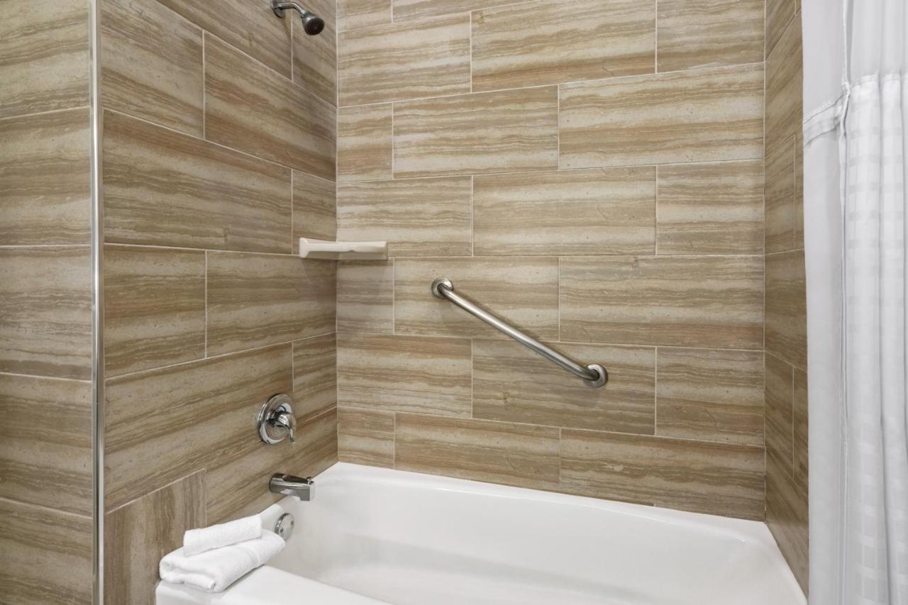 Hotel La Quinta By Wyndham North 3*