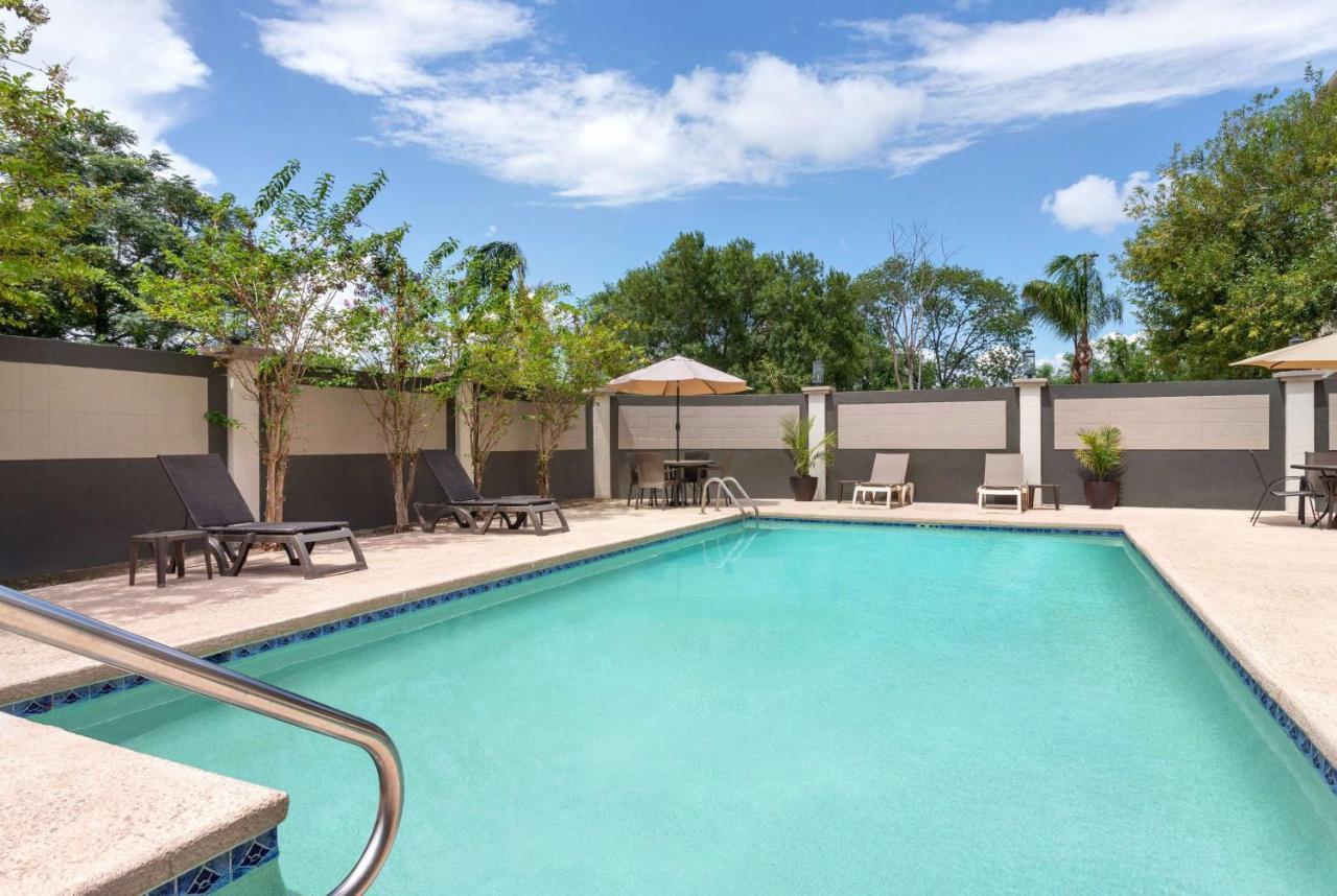 La Quinta By Wyndham North Hotel