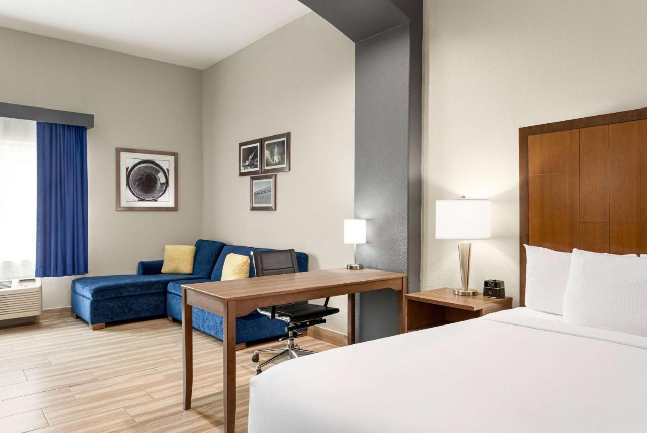 Hotel La Quinta By Wyndham North Brownsville